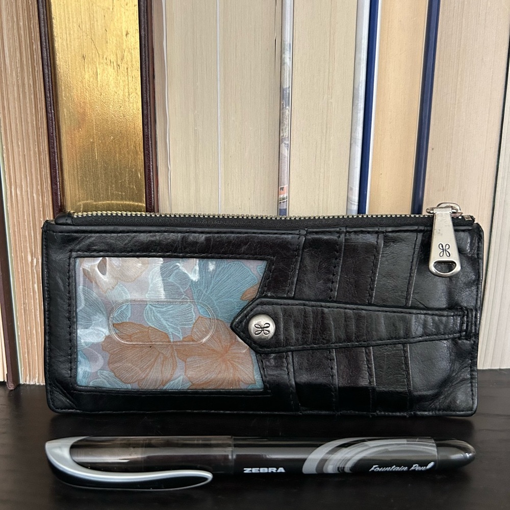 HOBO International - Linn slim Credit Card Wallet in Black Leather